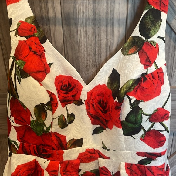 Women’s A-Line Party Dress in Brocade, Size 18 - Picture 2 of 7